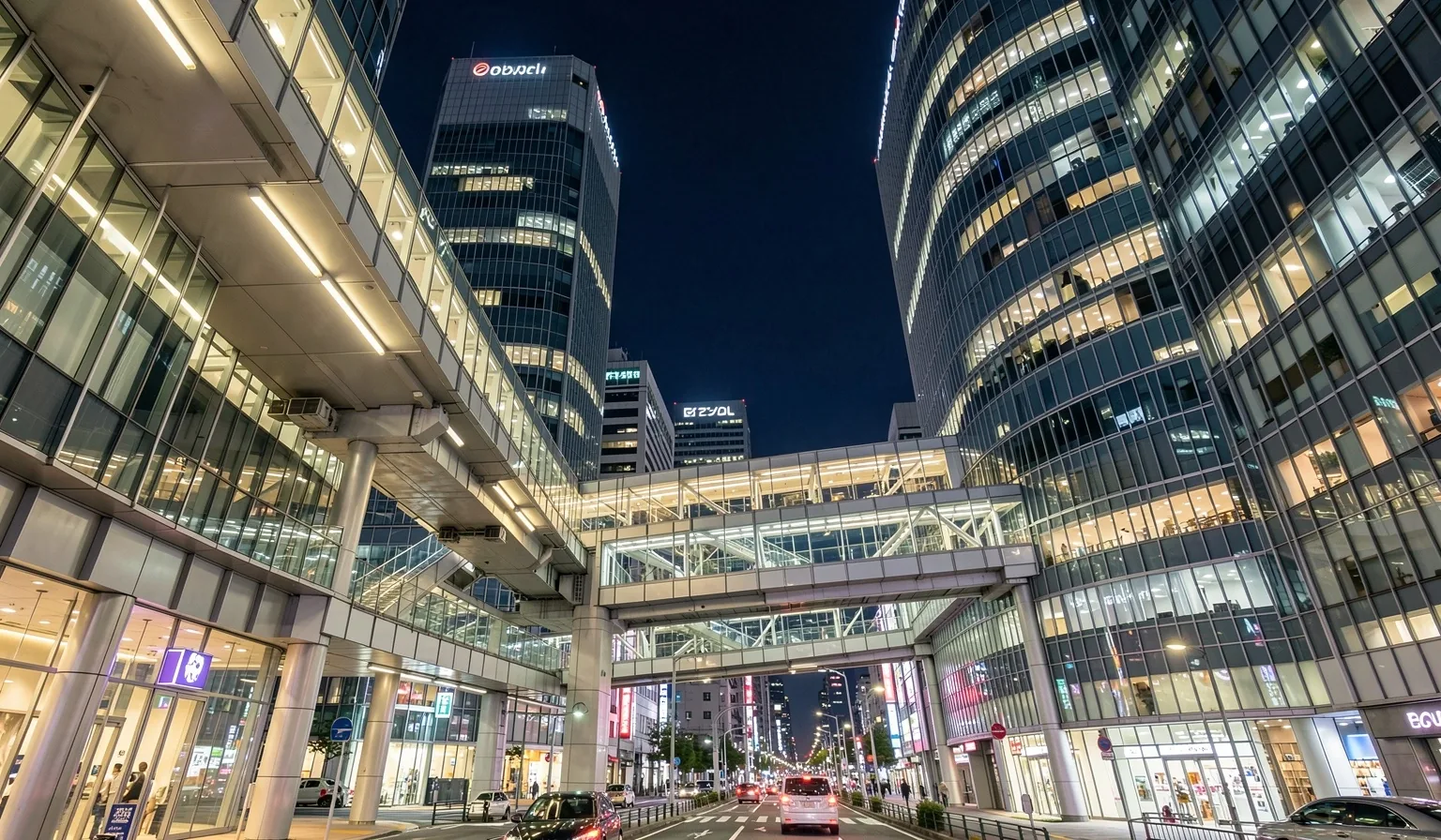 東京の夜景と公的年金制度の解説